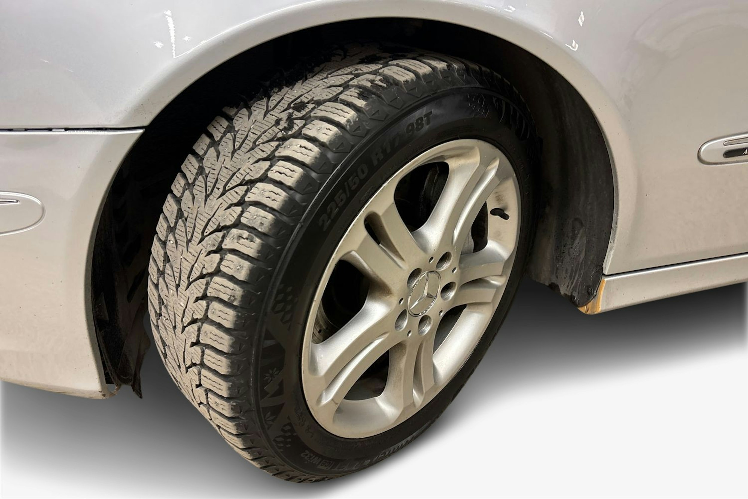 harmaa Mercedes-Benz E 2007 kuva 11.