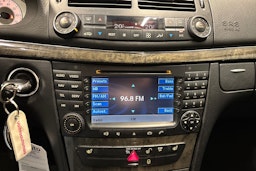 harmaa Mercedes-Benz E 2007 kuva 16.