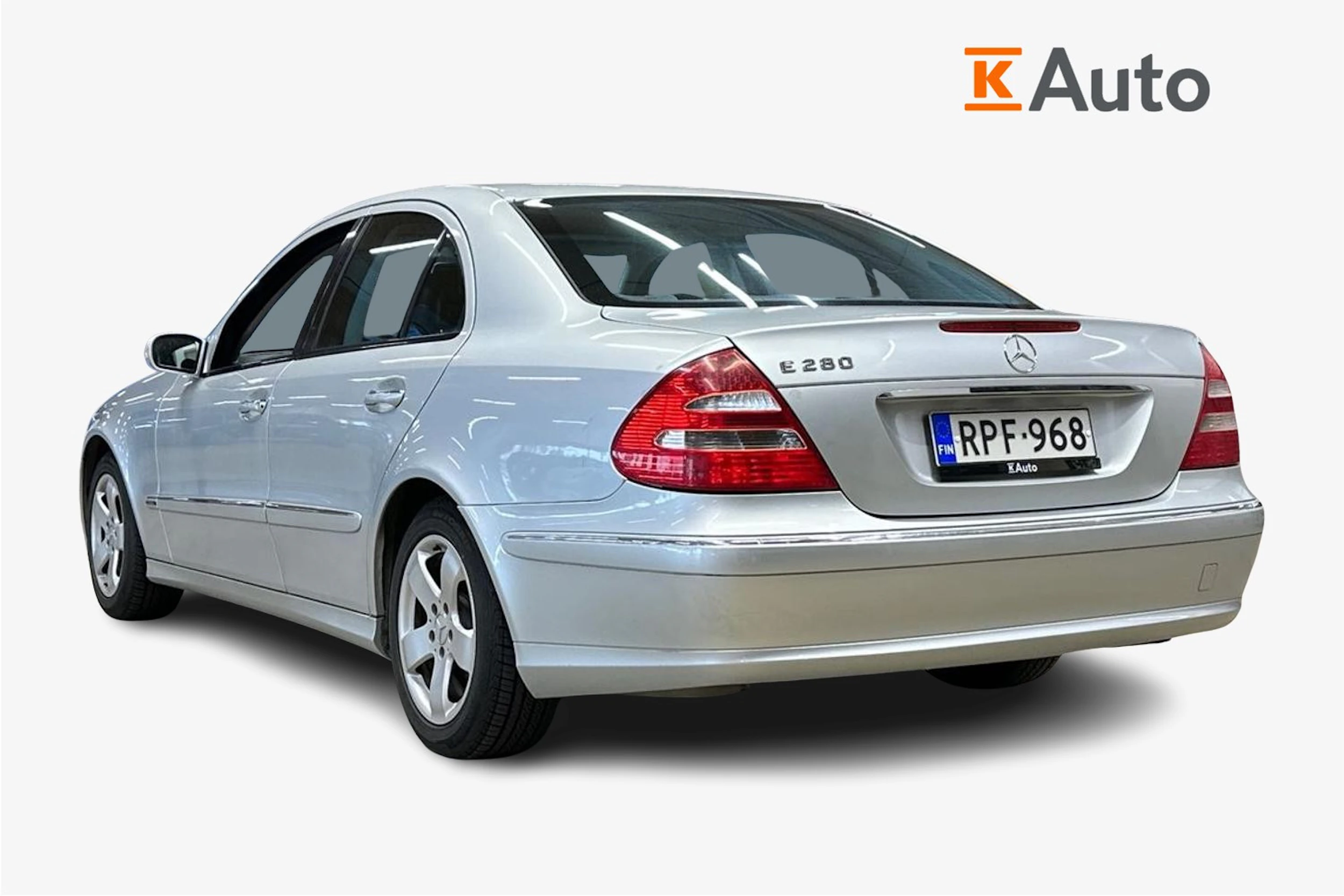 harmaa Mercedes-Benz E 2007 kuva 3.