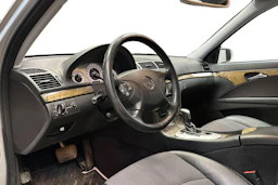 harmaa Mercedes-Benz E 2007 kuva 8.