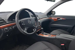 Musta Mercedes-Benz E 2007 kuva 6.