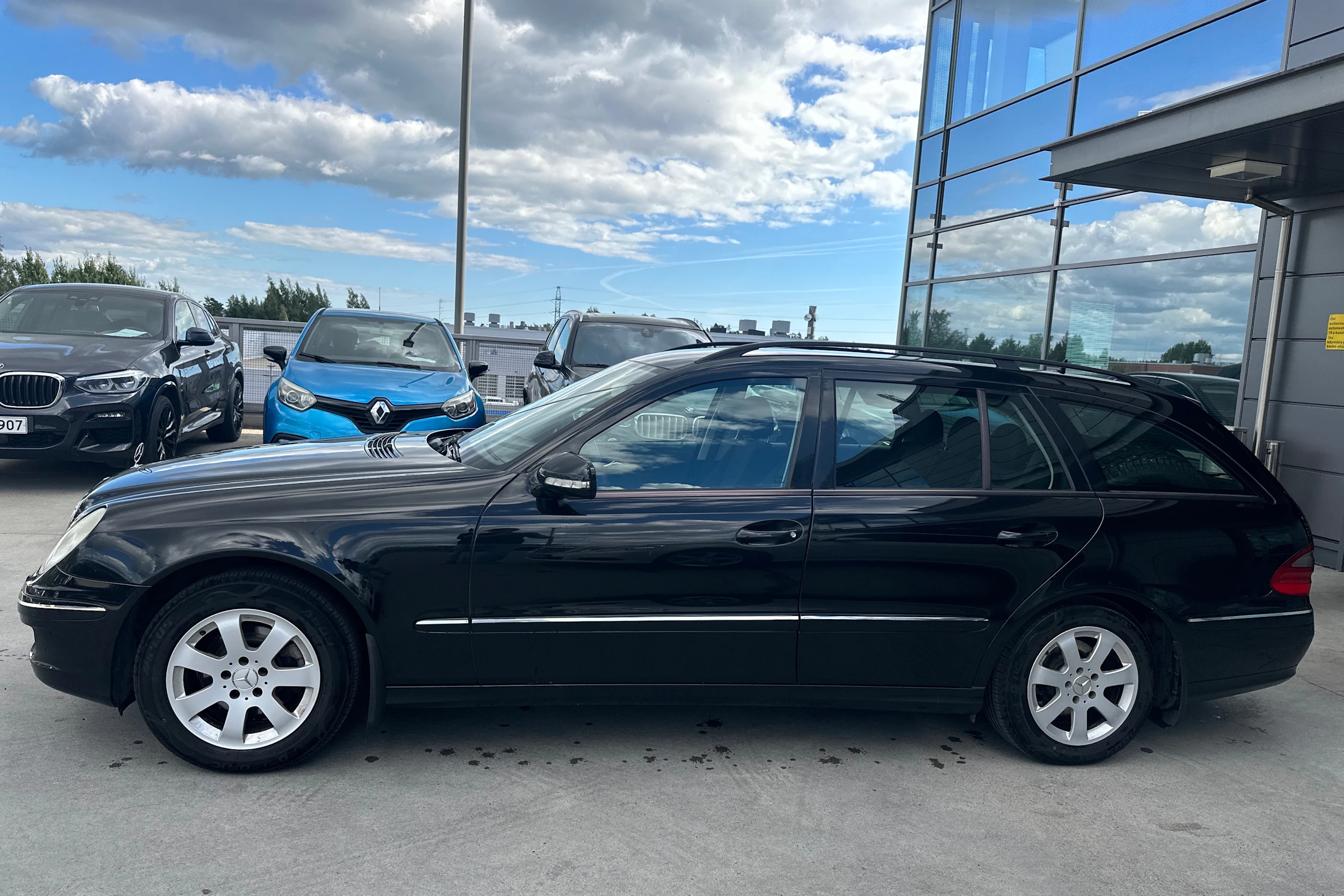 Musta Mercedes-Benz E 2007 kuva 12.