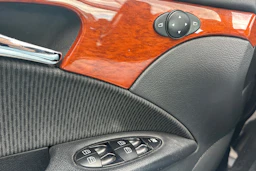 Musta Mercedes-Benz E 2007 kuva 16.