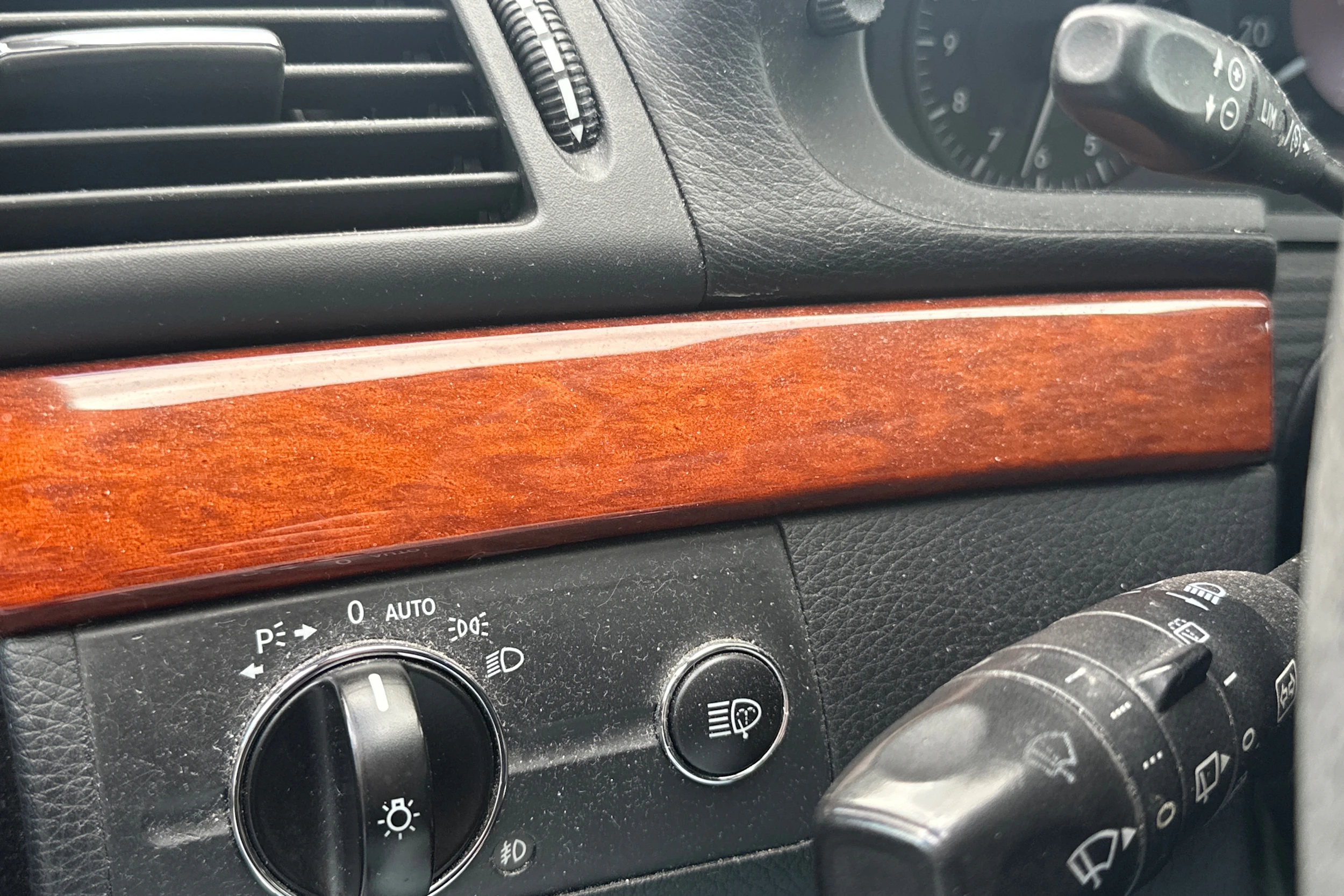 Musta Mercedes-Benz E 2007 kuva 17.