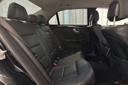 musta Mercedes-Benz E 2009 kuva 10.