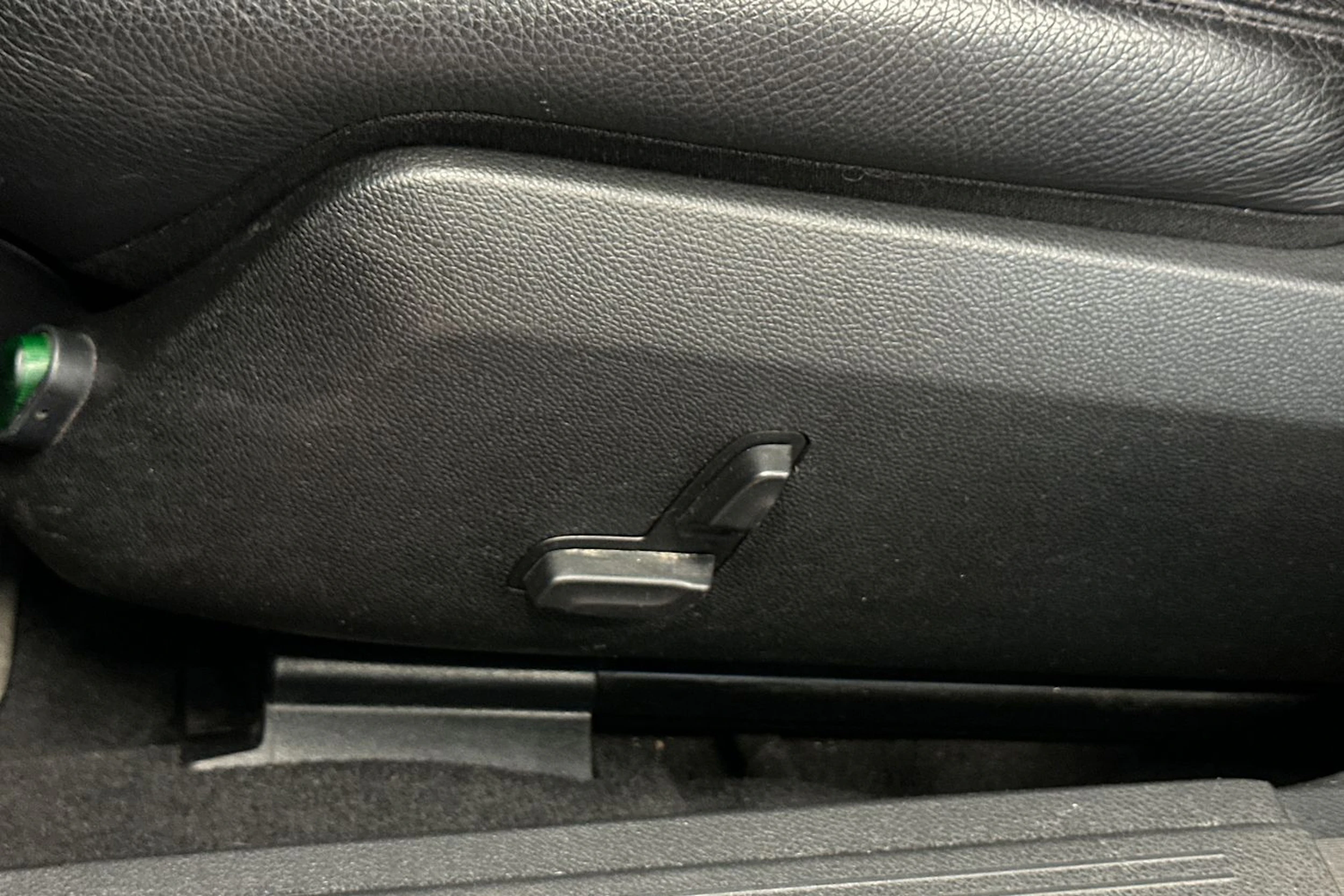 musta Mercedes-Benz E 2009 kuva 15.