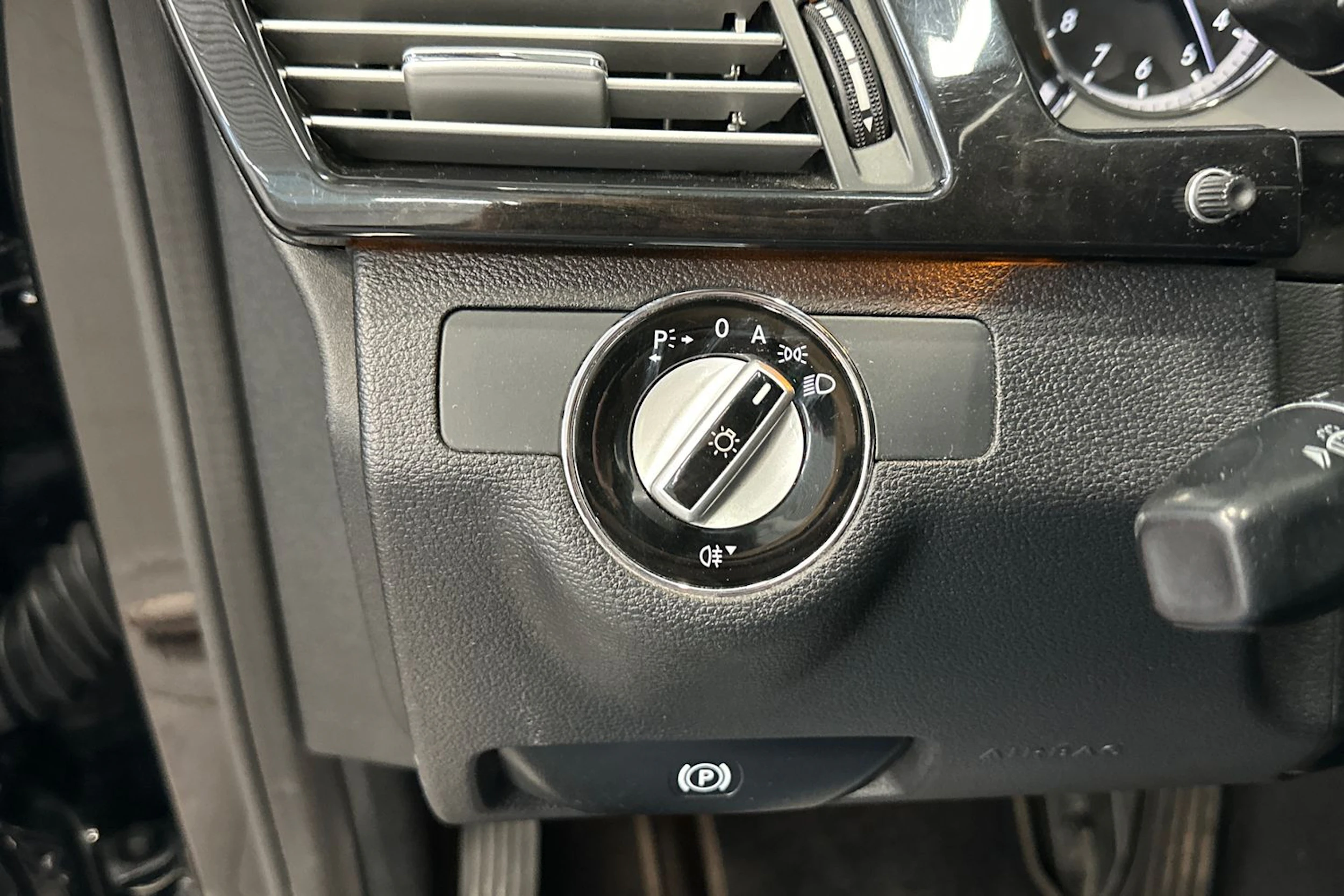 musta Mercedes-Benz E 2009 kuva 16.