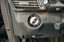 musta Mercedes-Benz E 2009 kuva 16.