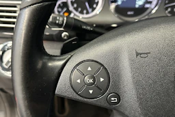 musta Mercedes-Benz E 2009 kuva 18.