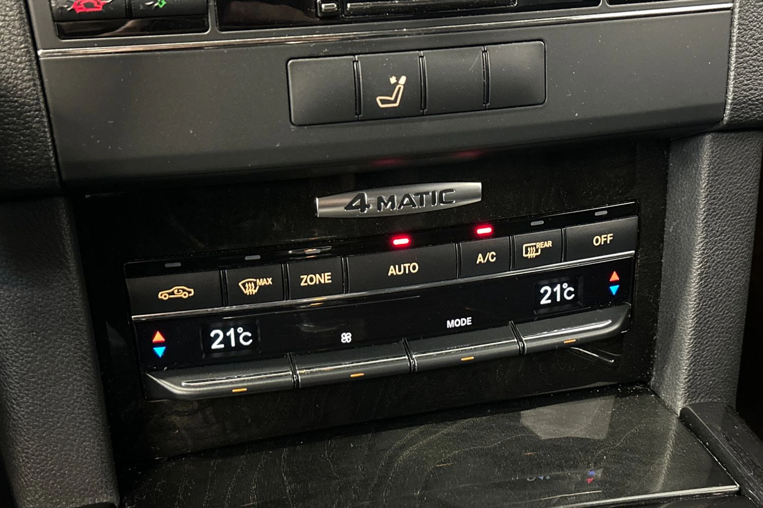 musta Mercedes-Benz E 2009 kuva 21.