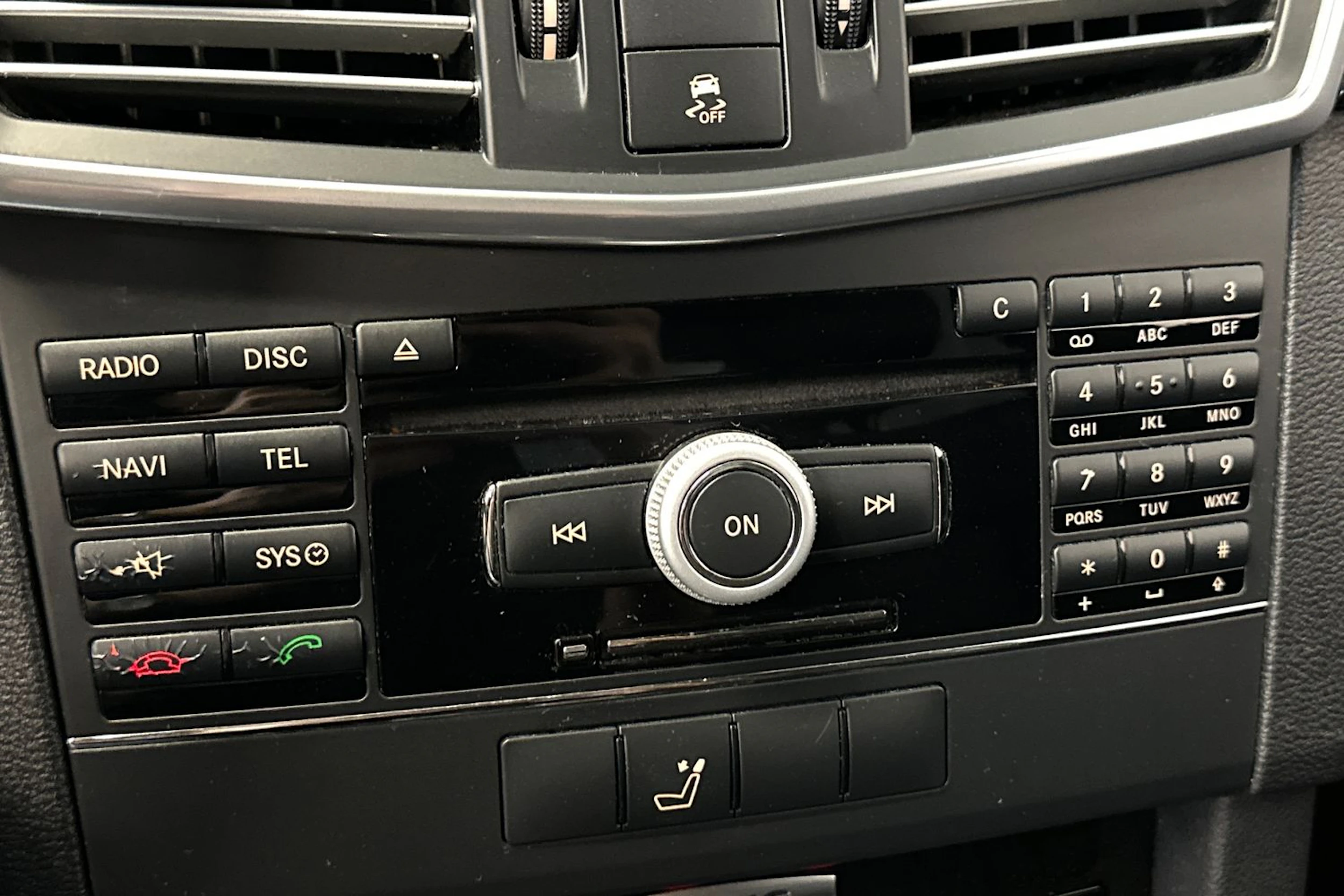 musta Mercedes-Benz E 2009 kuva 22.