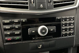 musta Mercedes-Benz E 2009 kuva 22.