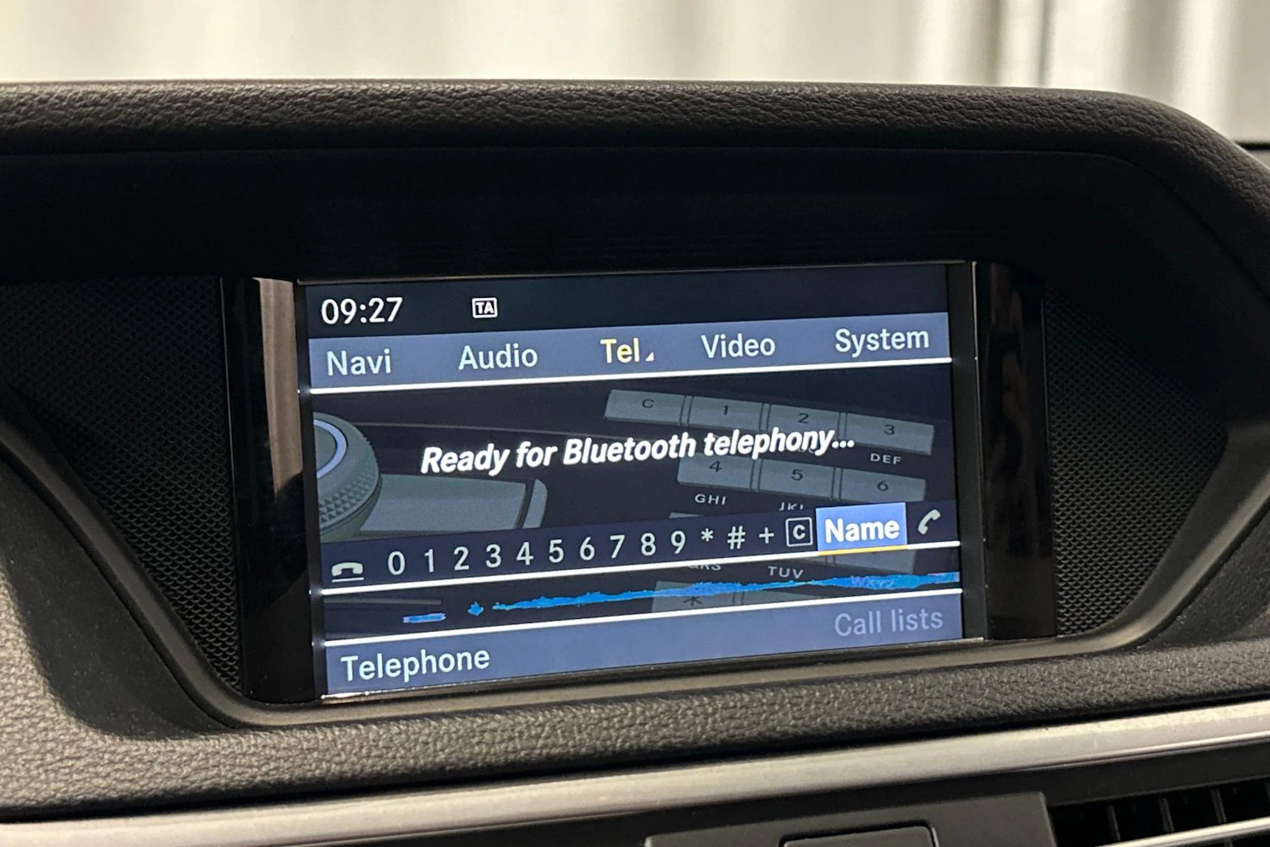 musta Mercedes-Benz E 2009 kuva 23.