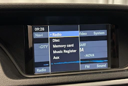musta Mercedes-Benz E 2009 kuva 25.