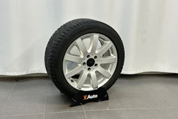 musta Mercedes-Benz E 2009 kuva 28.