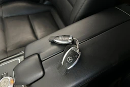 musta Mercedes-Benz E 2009 kuva 30.