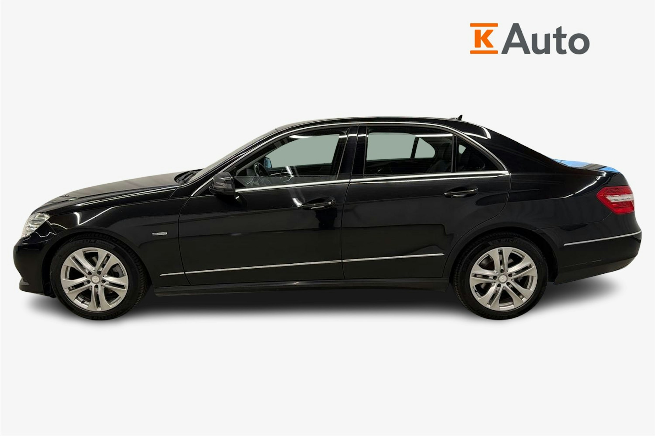 musta Mercedes-Benz E 2009 kuva 6.