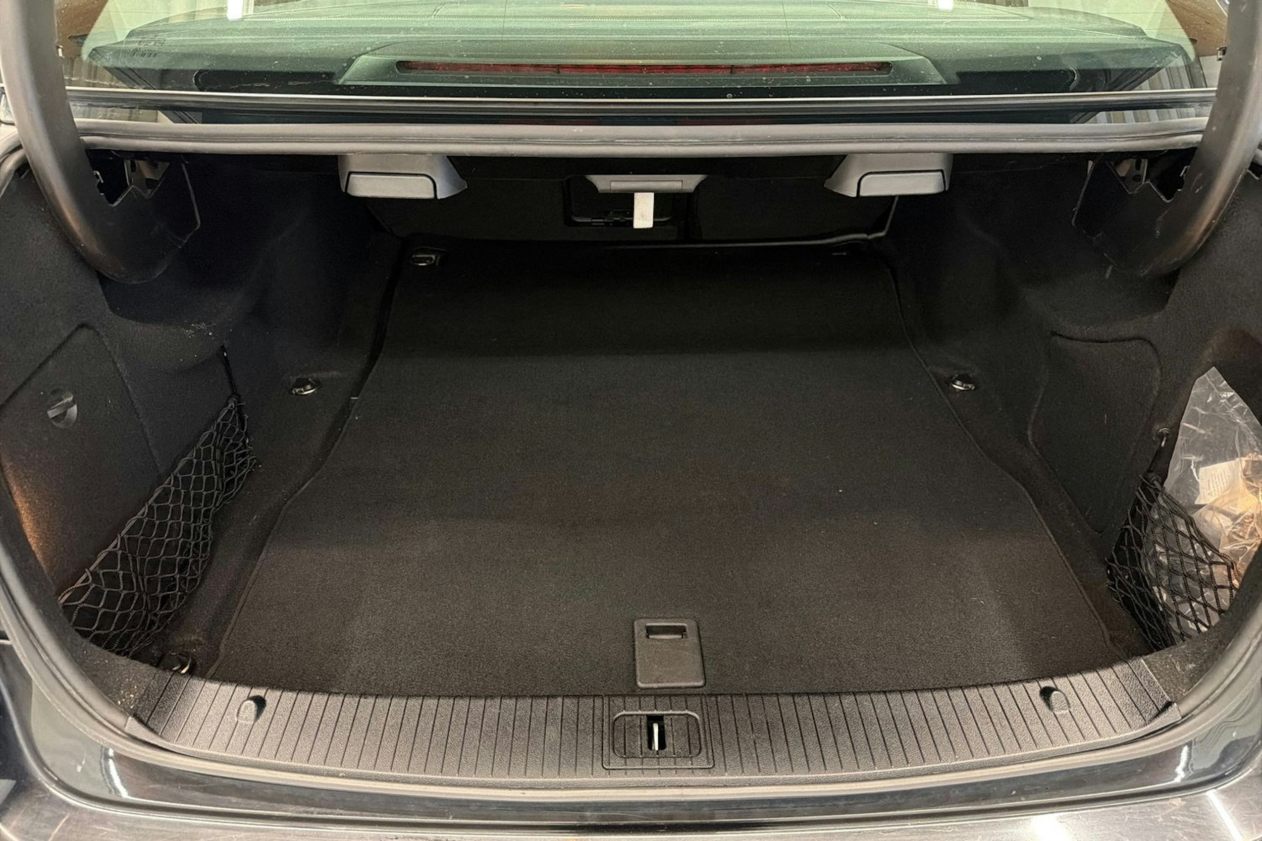 musta Mercedes-Benz E 2009 kuva 17.