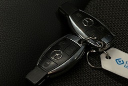musta Mercedes-Benz E 2009 kuva 18.