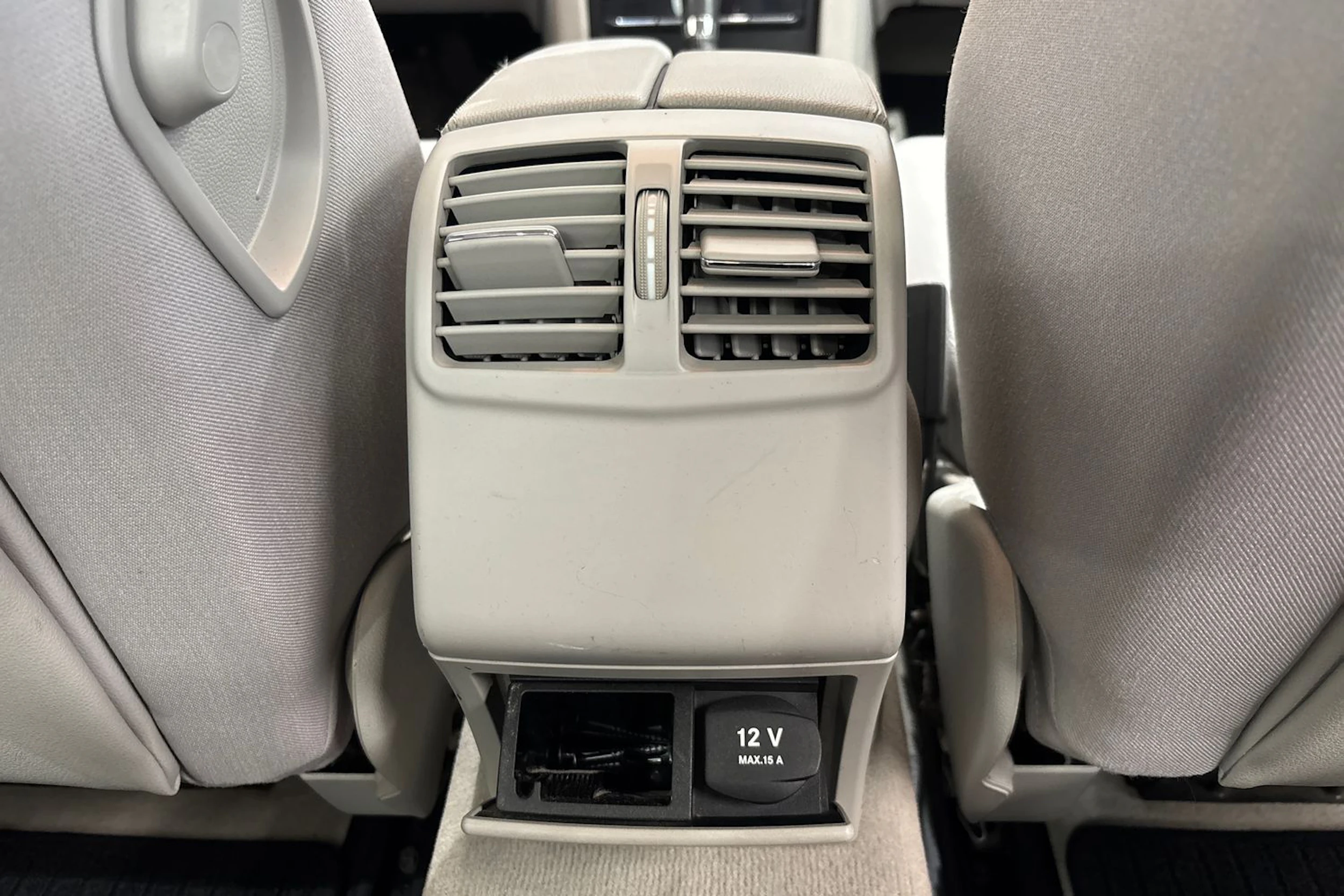 Harmaa Mercedes-Benz E 2009 kuva 13.