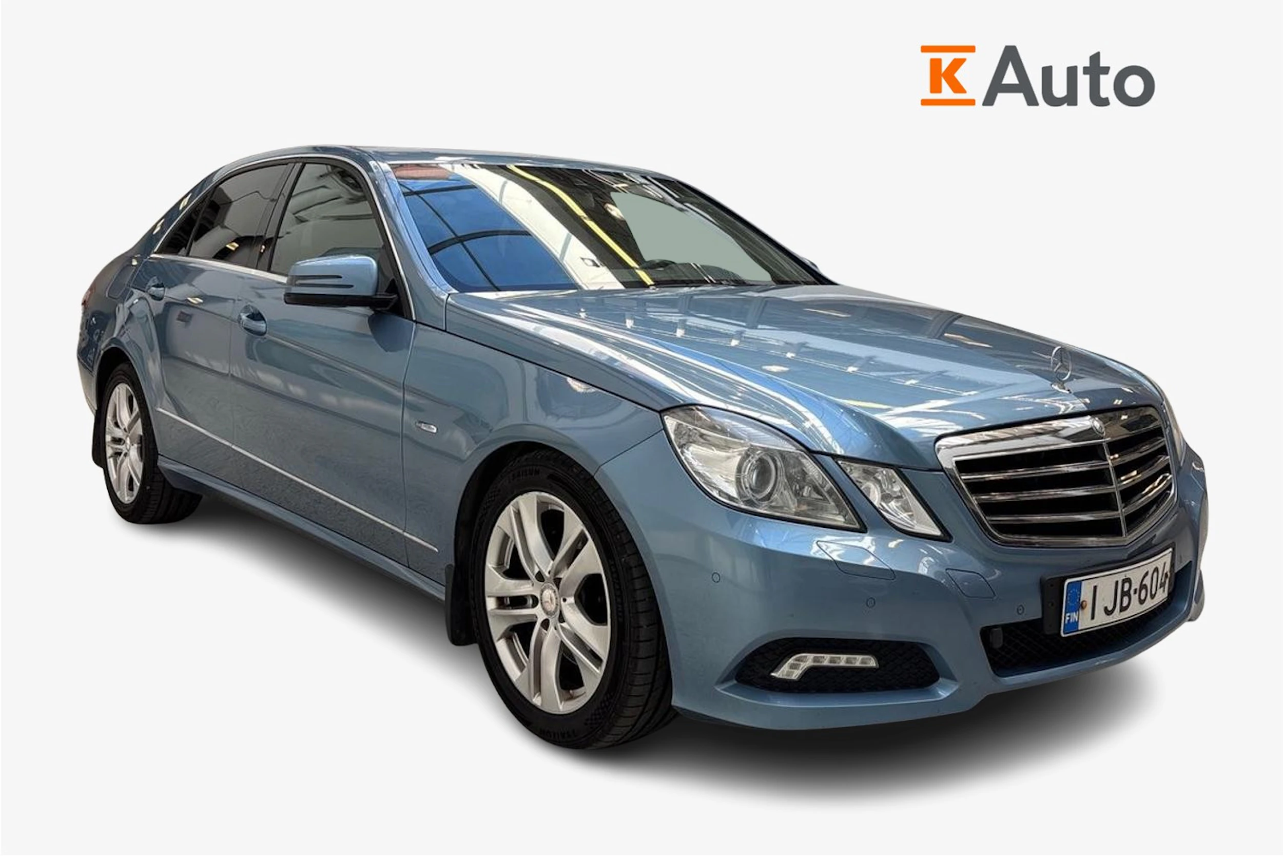 sininen Mercedes-Benz E 2009 kuva 1.