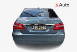 sininen Mercedes-Benz E 2009 kuva 3.