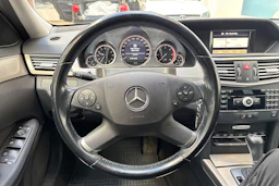 sininen Mercedes-Benz E 2009 kuva 15.