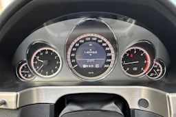 sininen Mercedes-Benz E 2009 kuva 16.