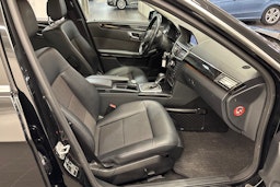 musta Mercedes-Benz E 2009 kuva 17.