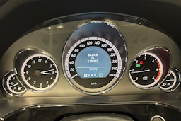 musta Mercedes-Benz E 2009 kuva 20.