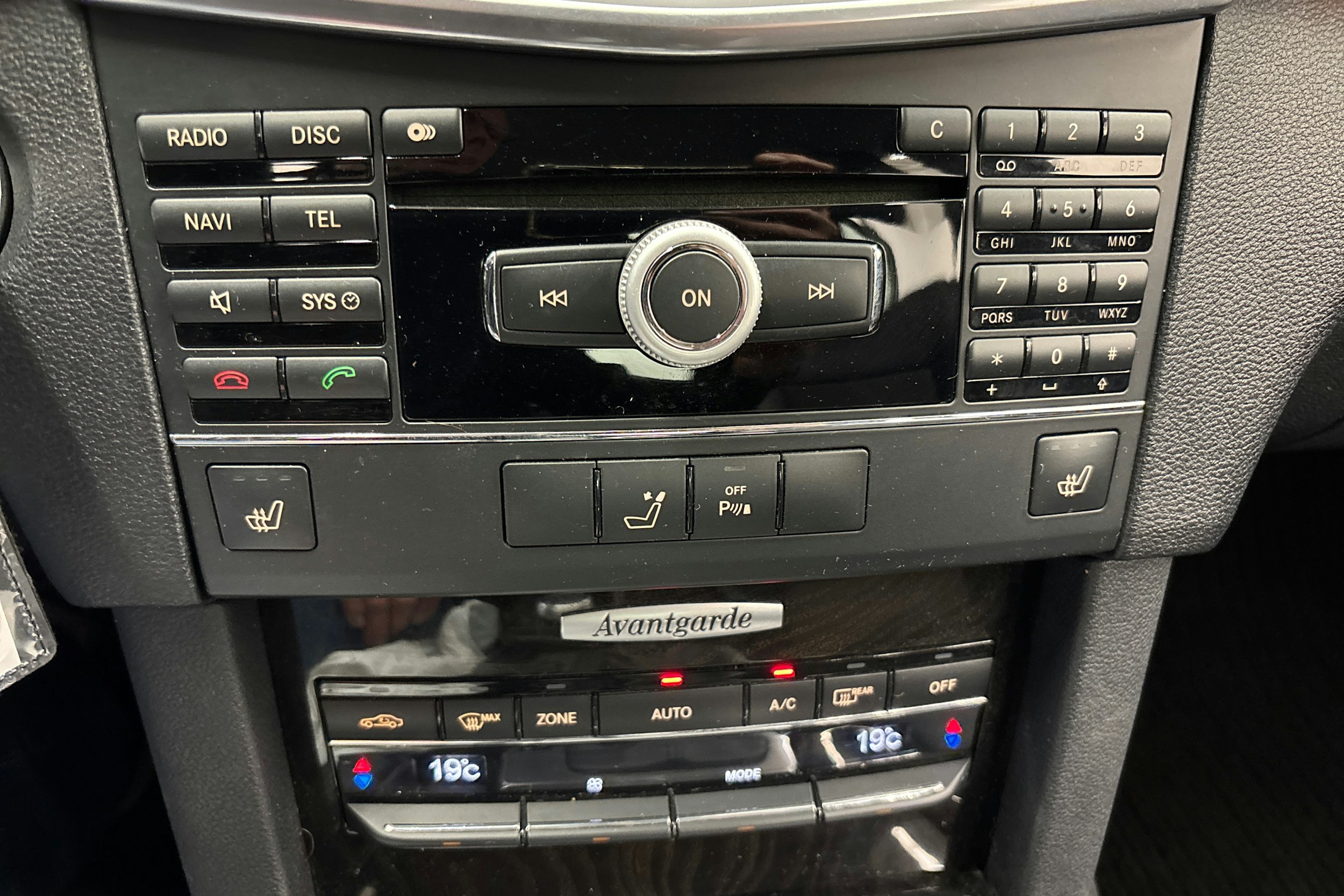 musta Mercedes-Benz E 2009 kuva 23.