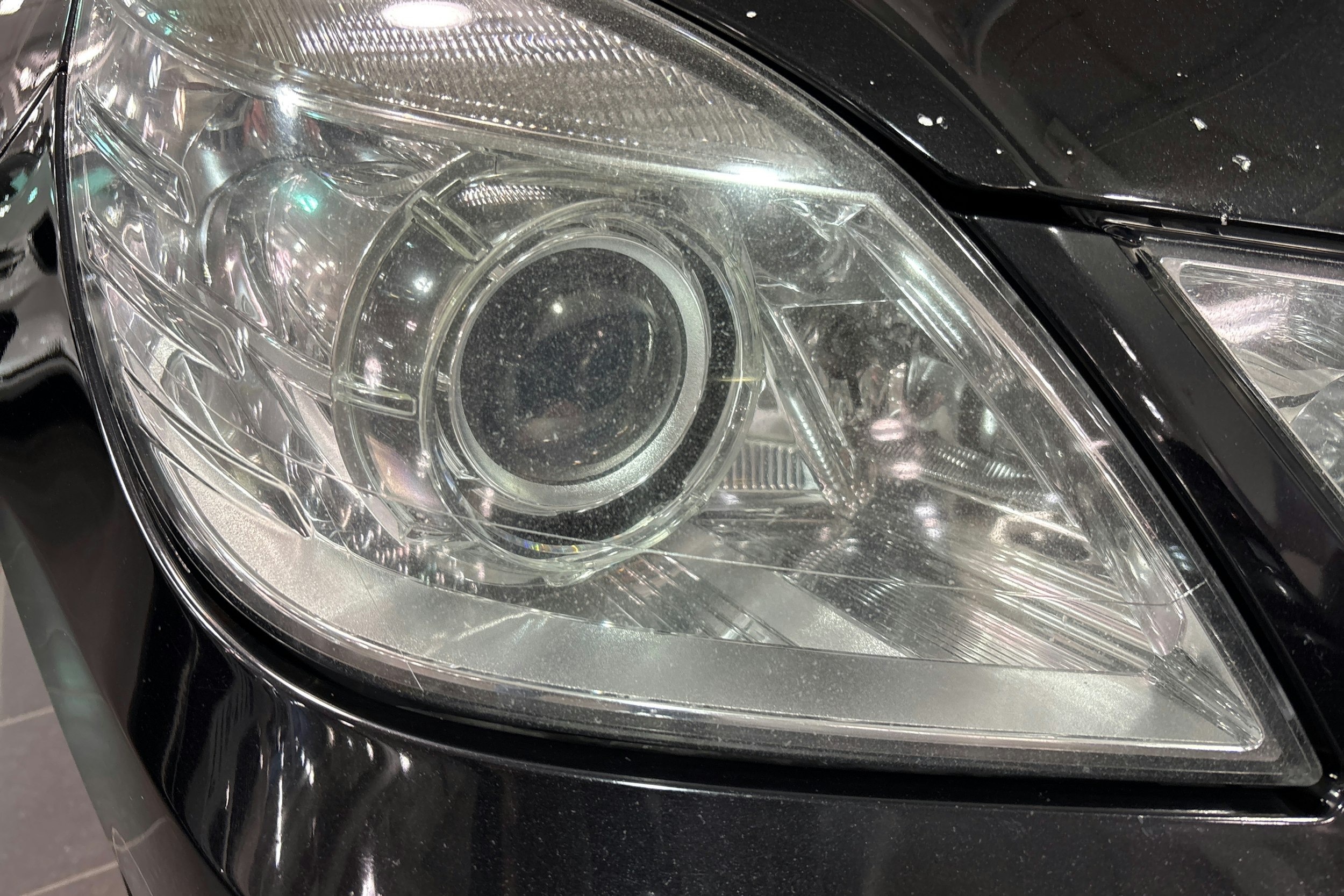 musta Mercedes-Benz E 2009 kuva 27.