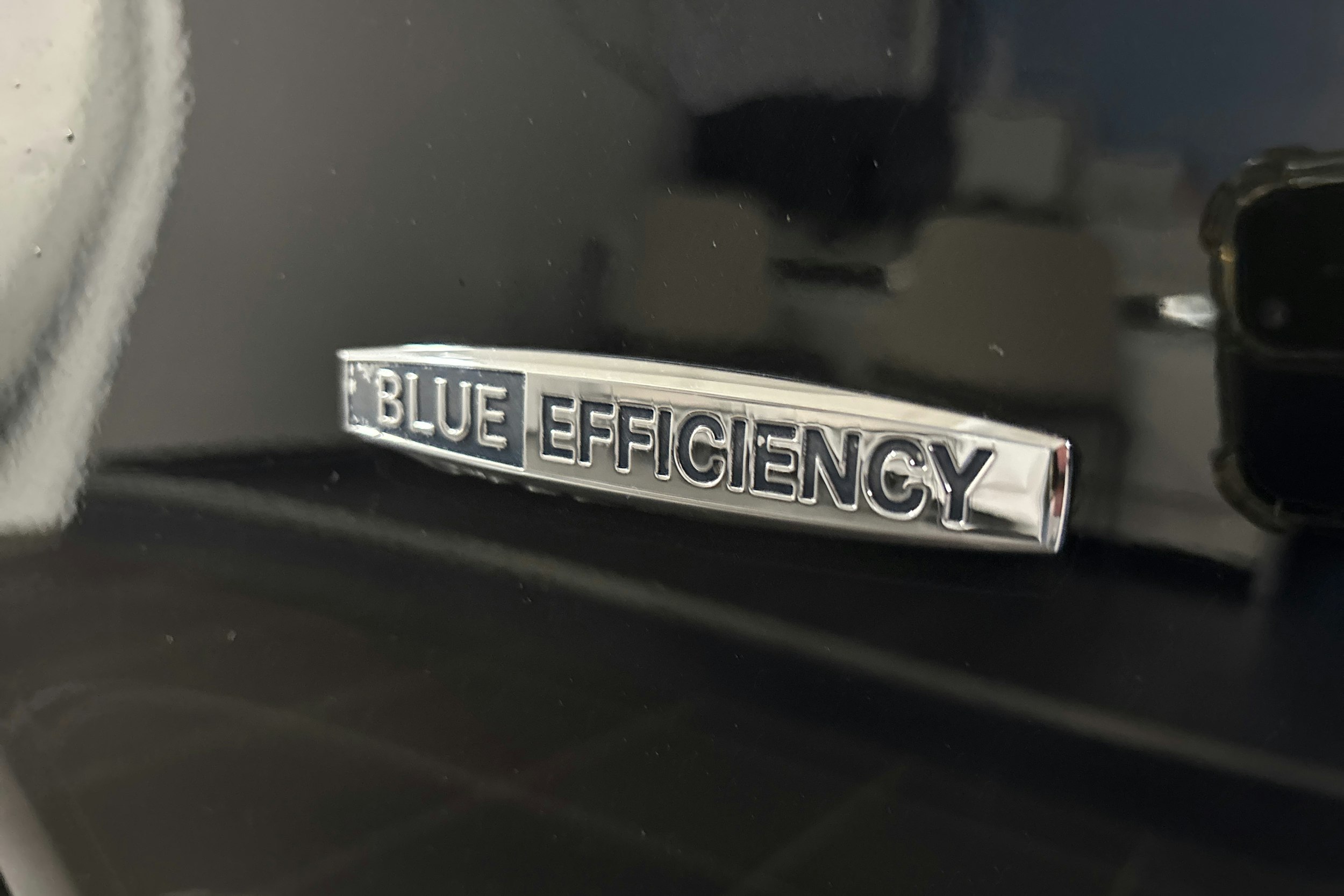 musta Mercedes-Benz E 2009 kuva 28.