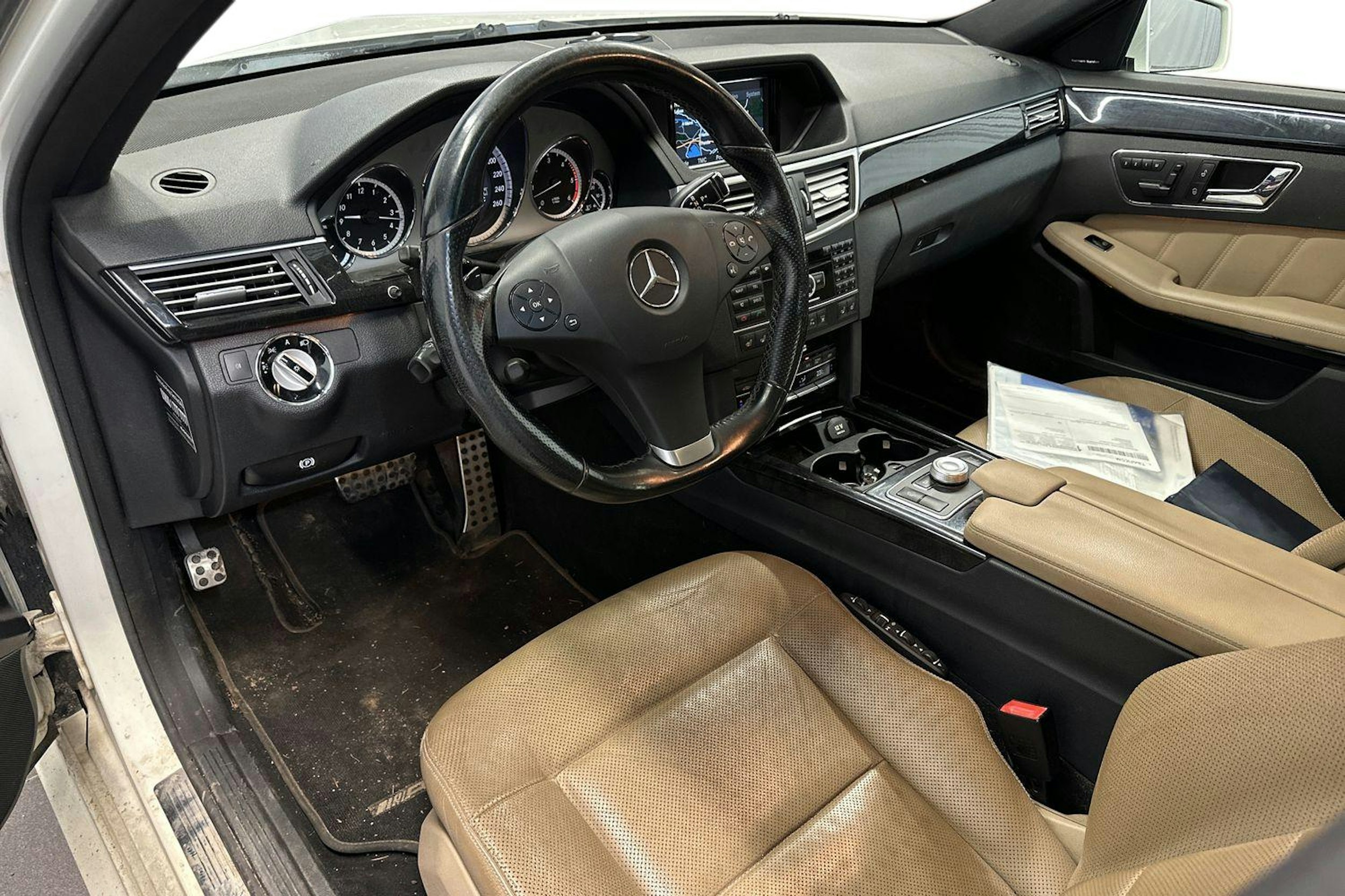 valkoinen Mercedes-Benz E 2009 kuva 3.