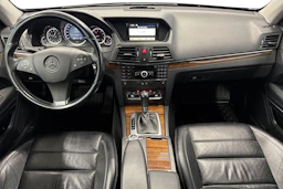 sininen Mercedes-Benz E 2010 kuva 7.