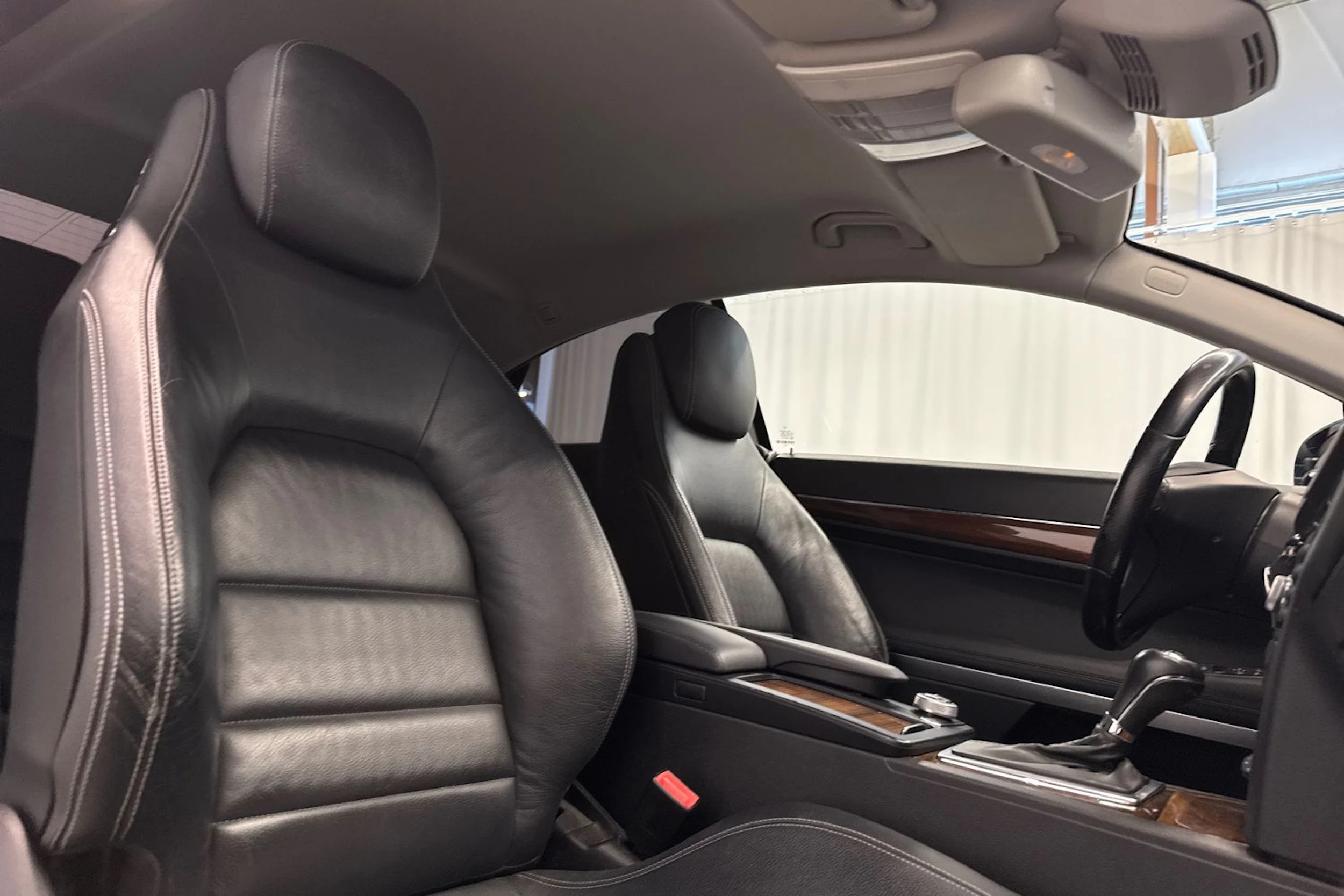 sininen Mercedes-Benz E 2010 kuva 11.
