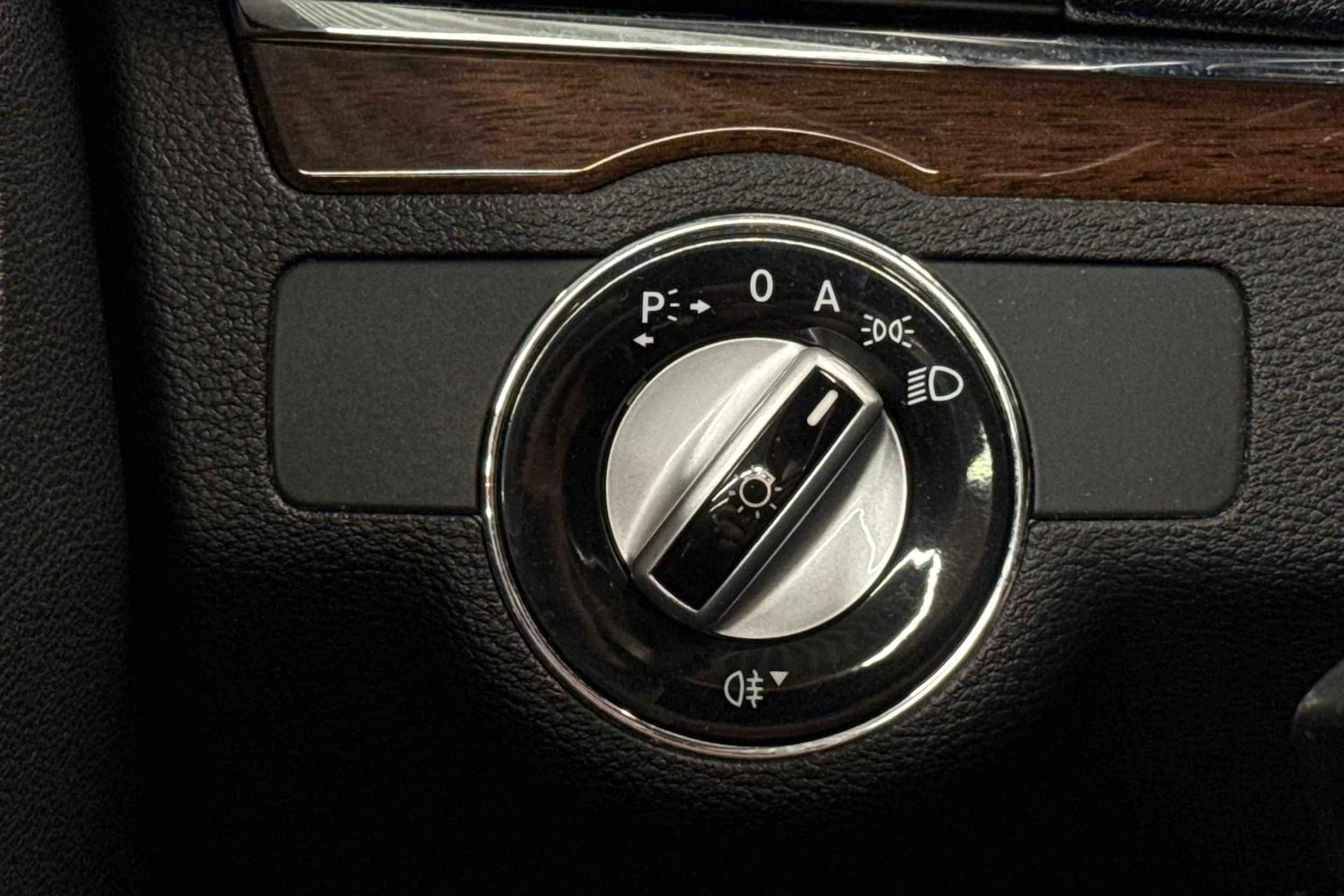 sininen Mercedes-Benz E 2010 kuva 18.