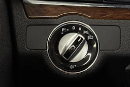 sininen Mercedes-Benz E 2010 kuva 18.