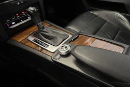 sininen Mercedes-Benz E 2010 kuva 22.