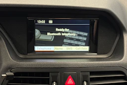 sininen Mercedes-Benz E 2010 kuva 24.
