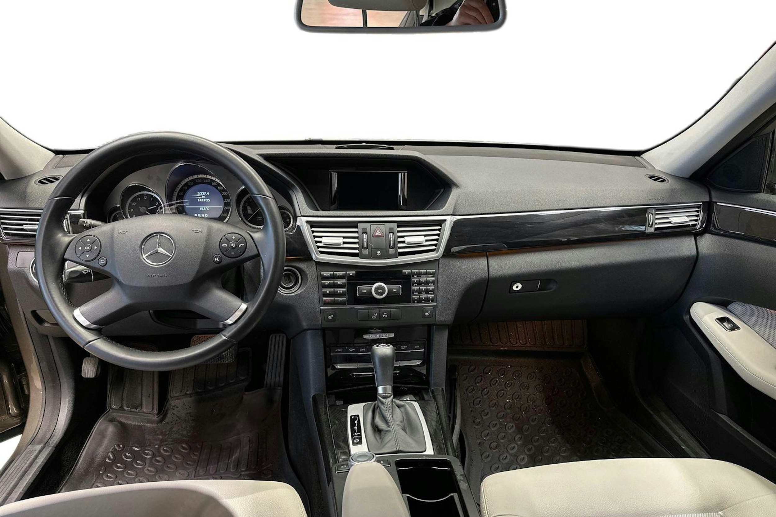 met. ruskea (beige) Mercedes-Benz E 2010 kuva 9.