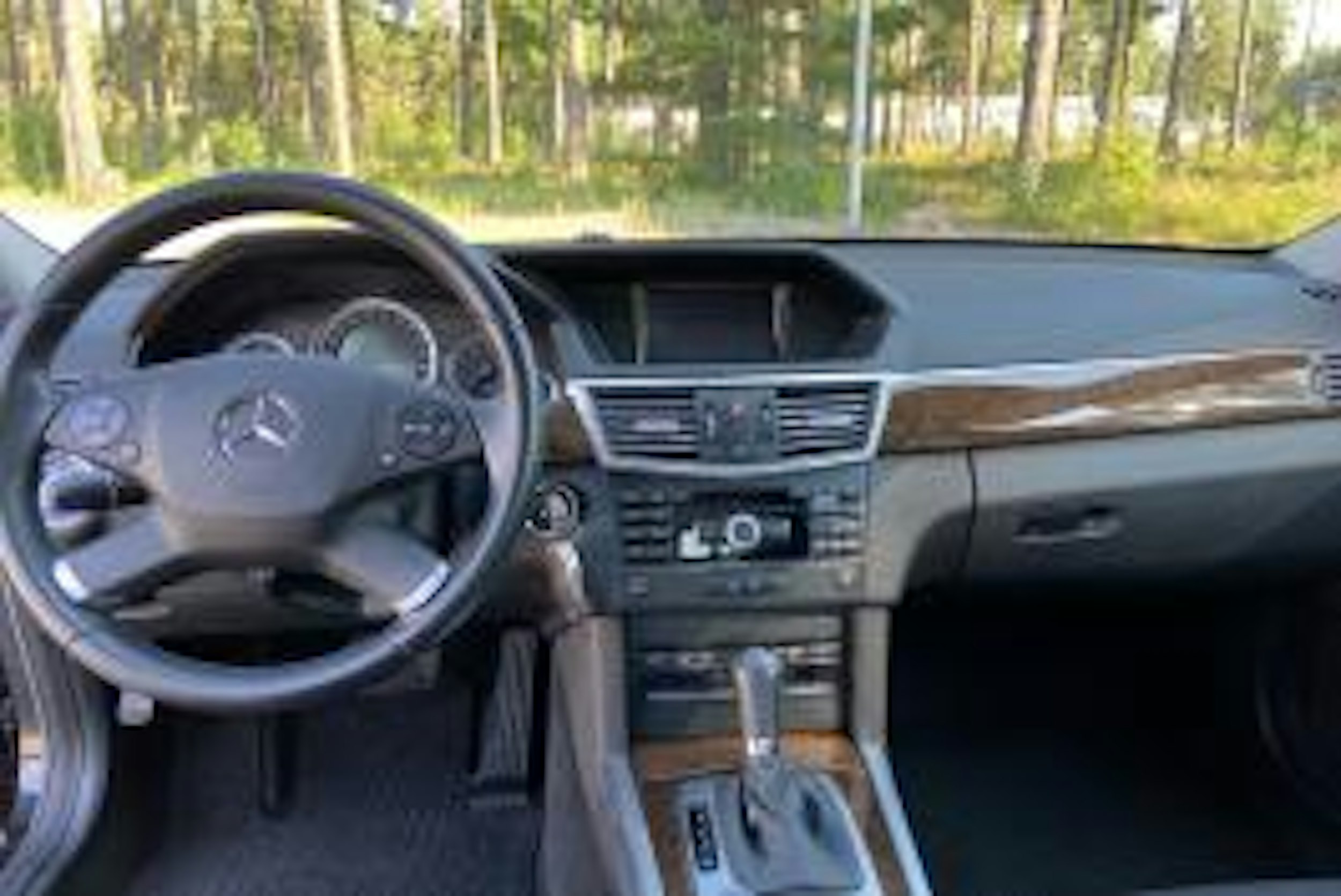 musta Mercedes-Benz E 2010 kuva 7.