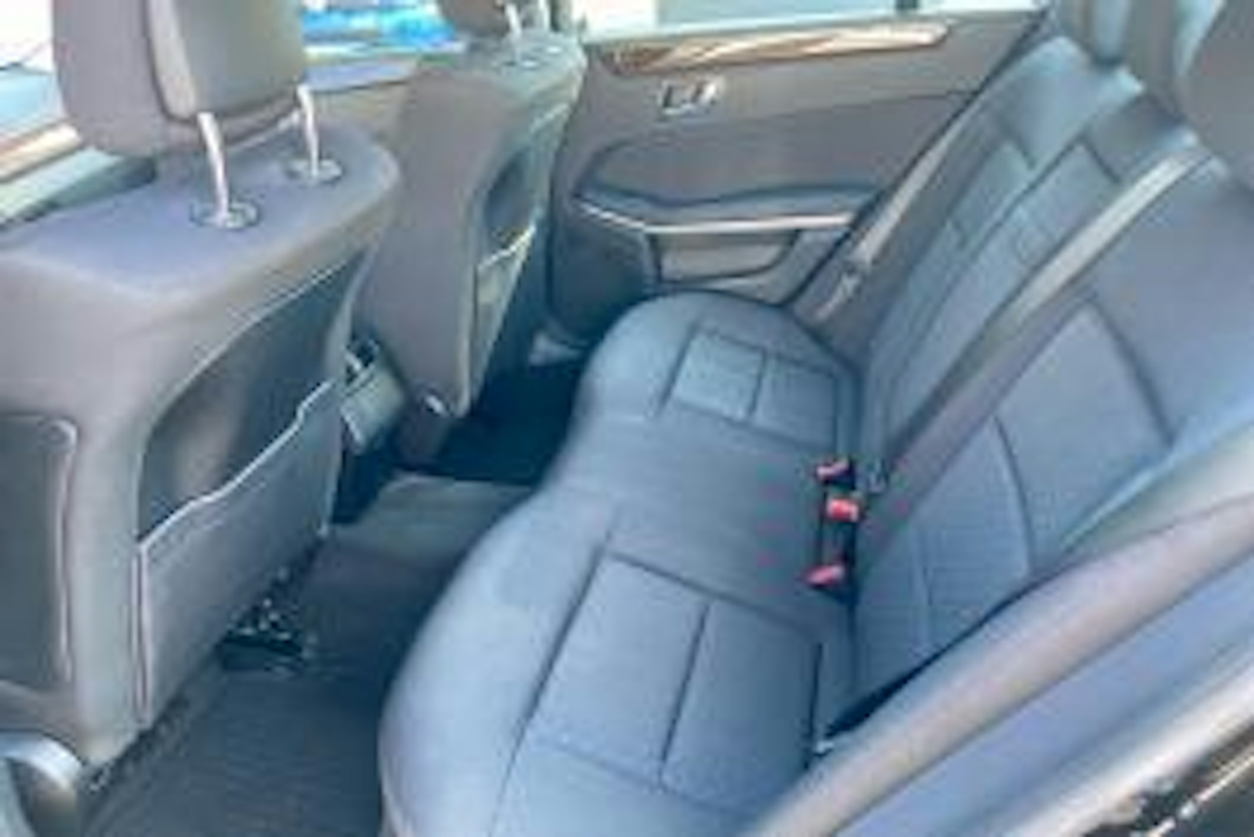 musta Mercedes-Benz E 2010 kuva 8.
