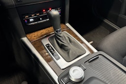 musta Mercedes-Benz E 2010 kuva 23.
