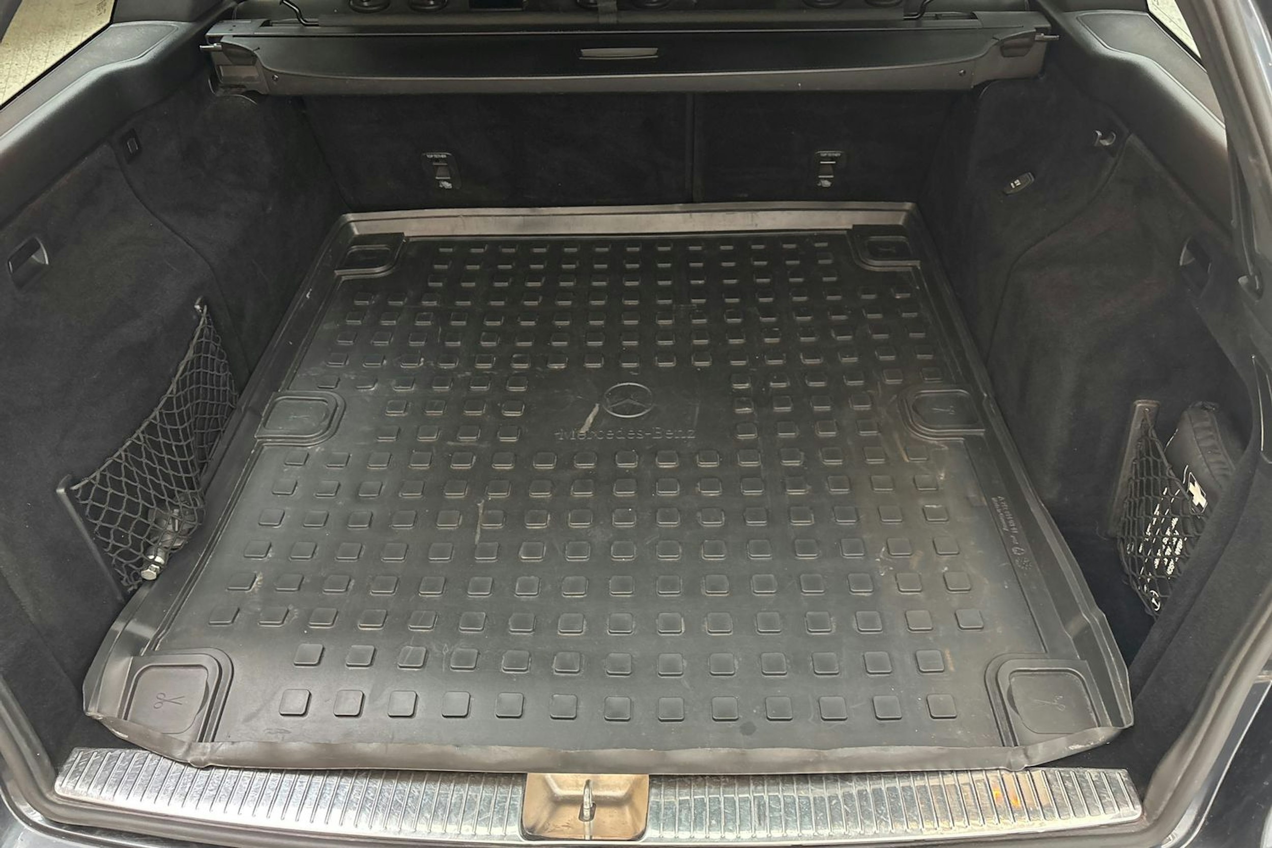 Mercedes-Benz E 2010 kuva 16.