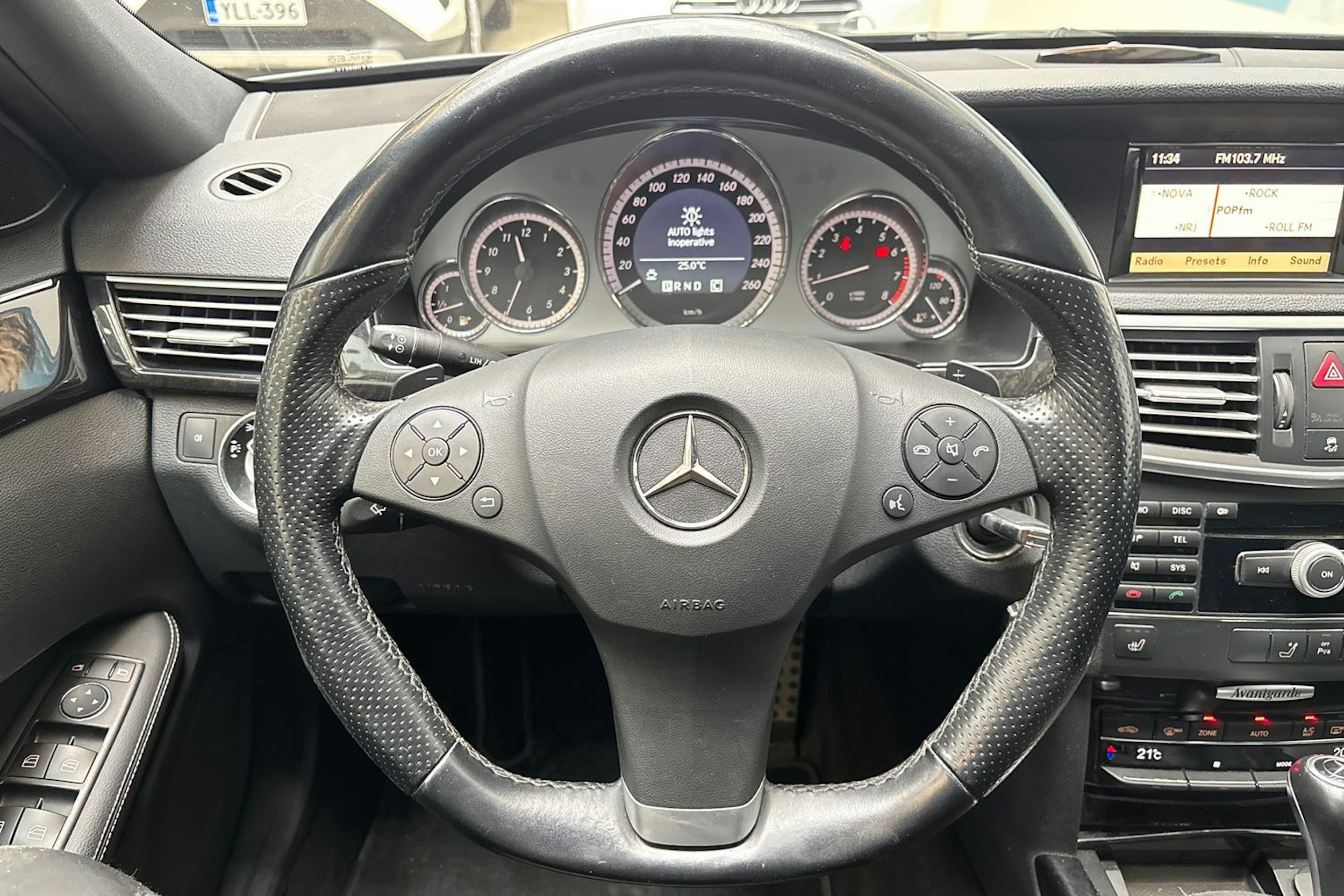 Mercedes-Benz E 2010 kuva 18.