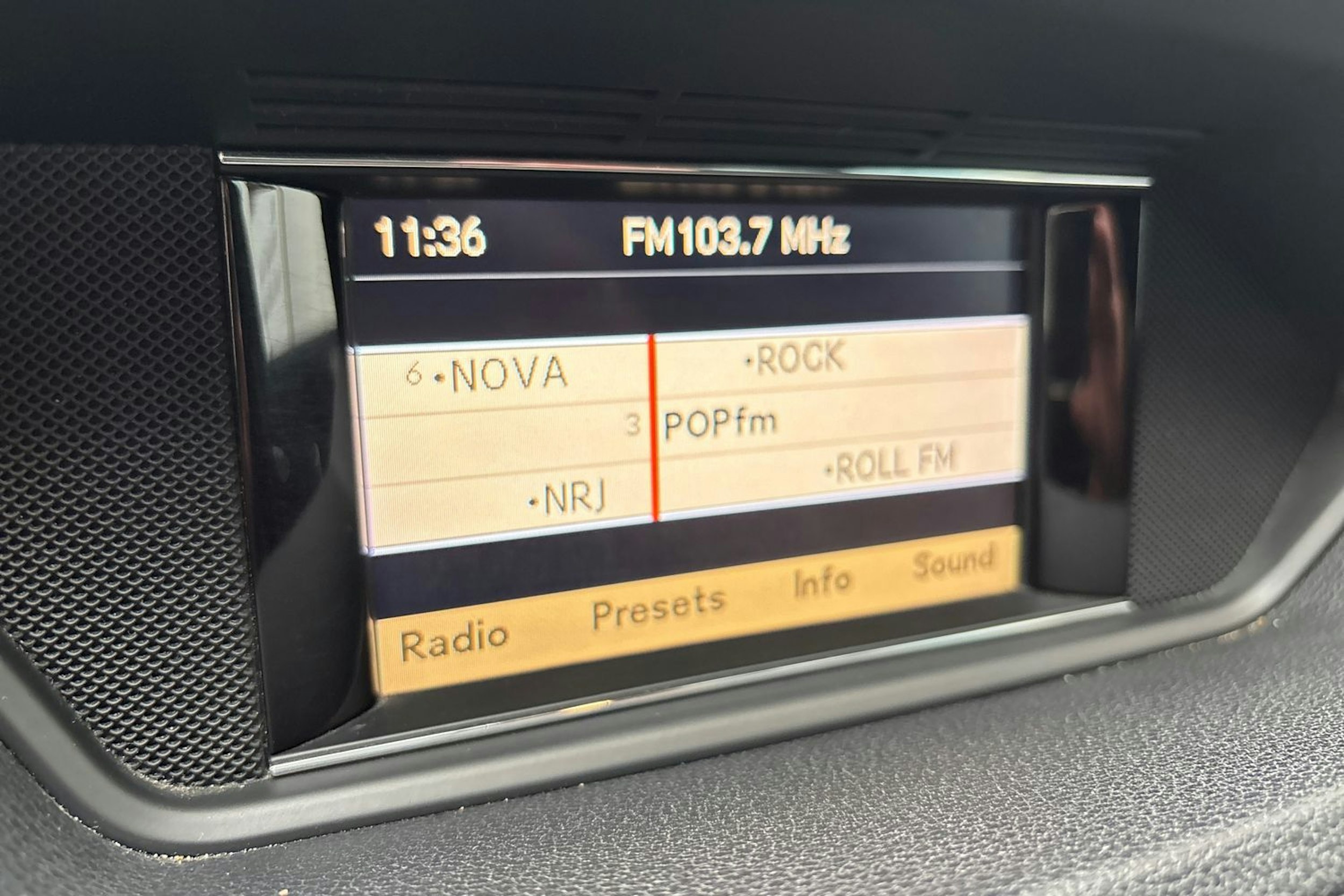 Mercedes-Benz E 2010 kuva 21.