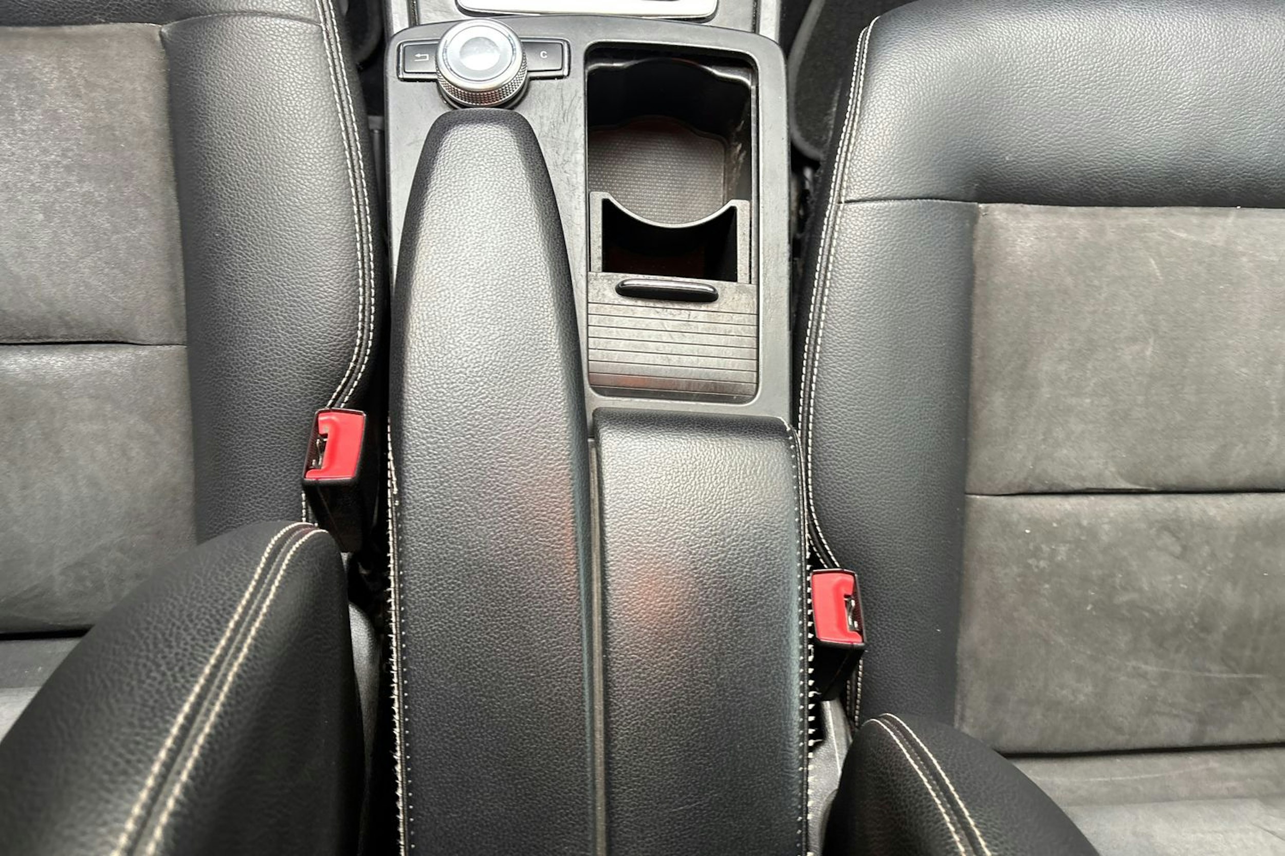 Mercedes-Benz E 2010 kuva 25.