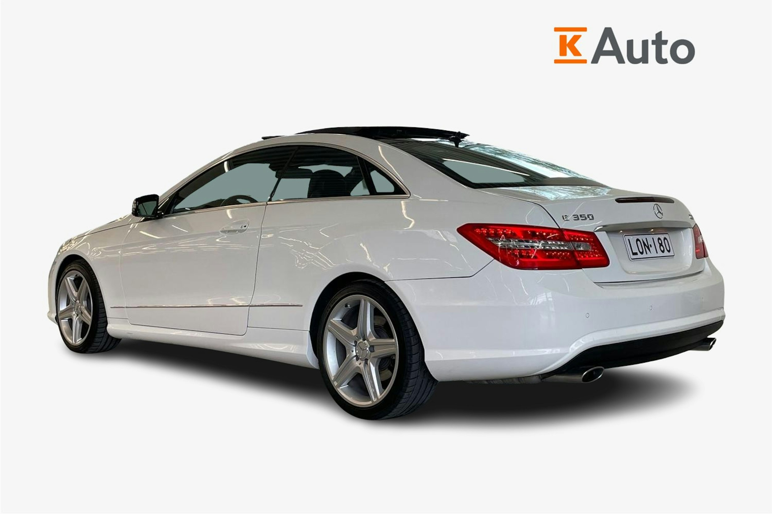 valkoinen Mercedes-Benz E 2010 kuva 2.