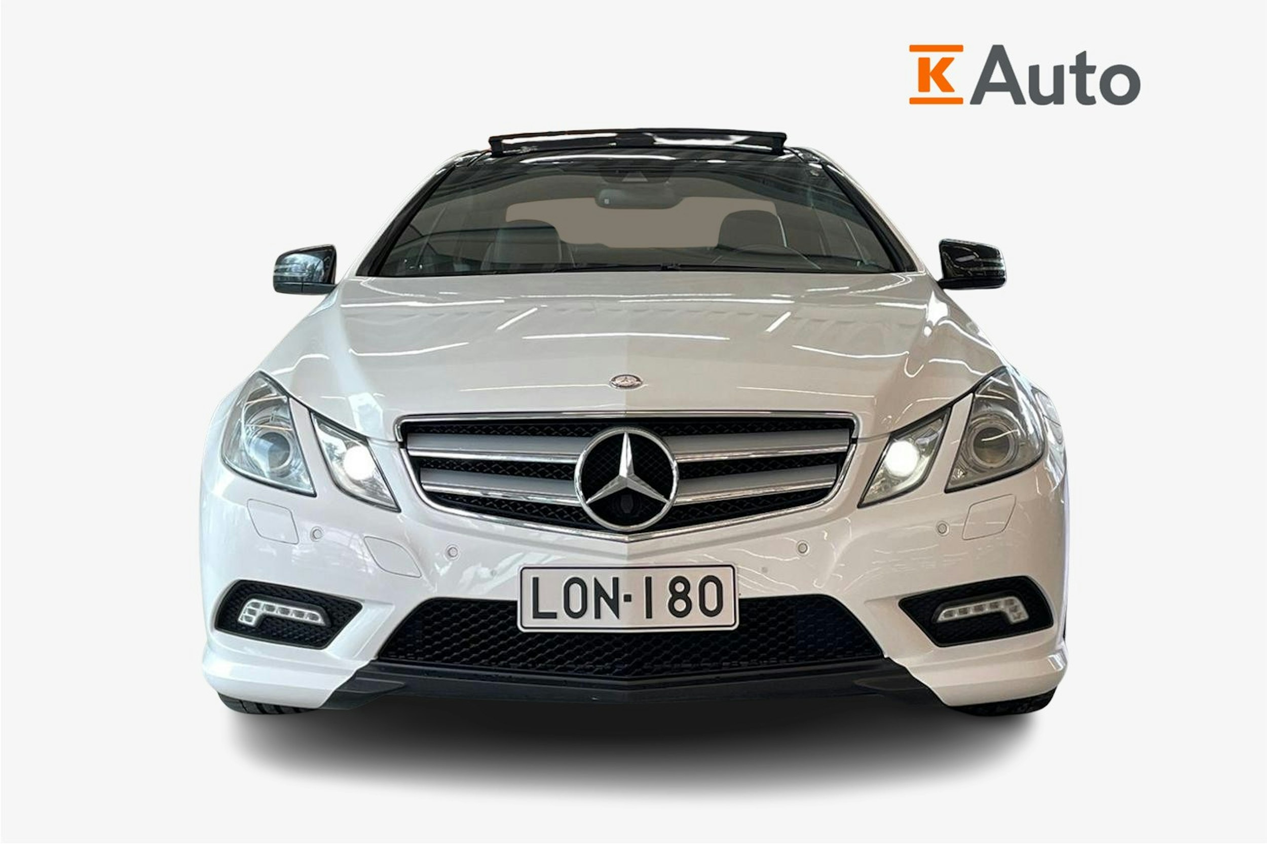 valkoinen Mercedes-Benz E 2010 kuva 5.